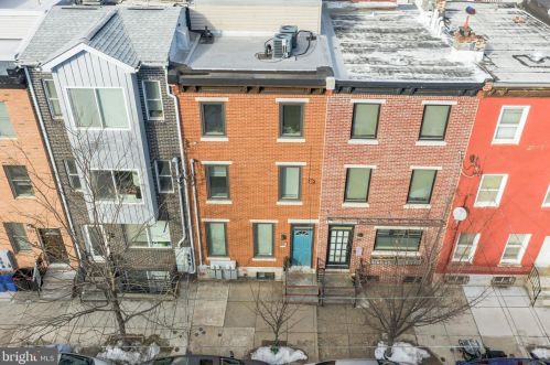 2113 Carpenter St, Philadelphia PA 19146-2515 exterior