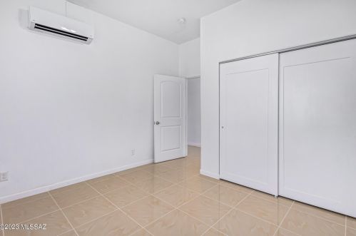 828 Cresta Loma Dr, Tucson AZ 85704-3706 exterior