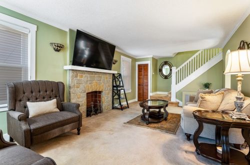 1242 Morningside Ave, Pittsburgh PA 15206-1351 exterior