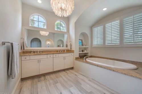 16614 Cortona Ln, Naples FL 34110-3261 exterior