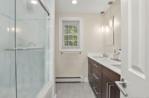 34 Grey Holw Rd, Norwalk CT 06850-1306 exterior