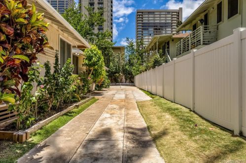 428 Launiu St, Honolulu, HI 96815-6001