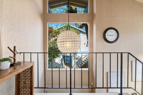 427 Riverview Ave, Capitola CA 95010-2757 exterior