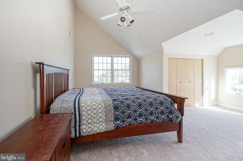 317 Kraft Ct, Camden NJ 08107-1075 exterior