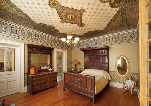 5501 Elgin St, Pittsburgh PA 15206-1432 exterior