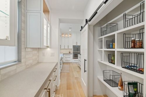 10464 Caribou Way, Tustin CA  92782-1470 exterior