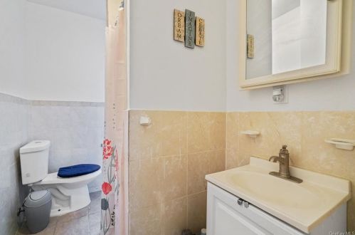 214 Prospect Ave, Mount Vernon NY 10550-2349 exterior