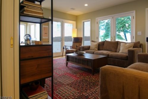 7 Elba Ave, Hopatcong NJ  07843-1807 exterior