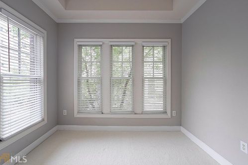 706 Cosmopolitan Dr, Atlanta GA 30324-3615 exterior