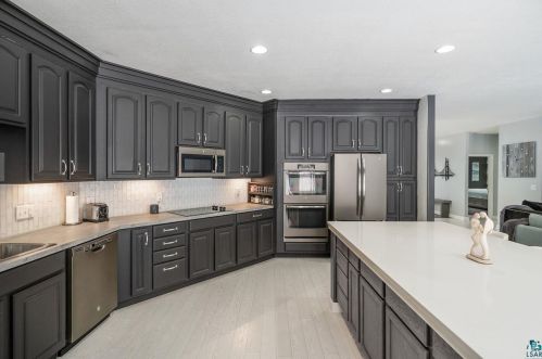 9127 Superior St, Duluth MN 55812-2139 exterior