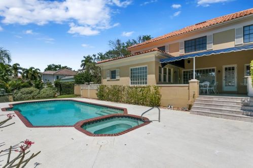 4912 Andros Dr, Tampa FL 33629-4802 exterior