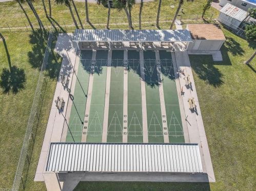 45 Henderson Dr, Naples FL 34114-8232 exterior