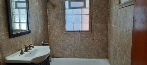 4023 Frst Home Ave, Milwaukee WI 53215-3537 exterior