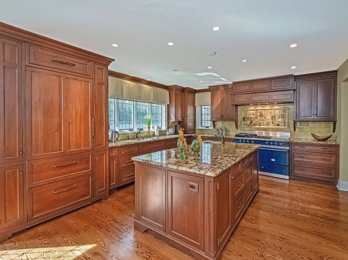 1100 Shady Ave, Pittsburgh PA  15232-2810 exterior