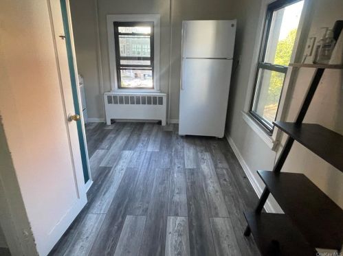 189 Union St, Poughkeepsie, NY 12601-6704