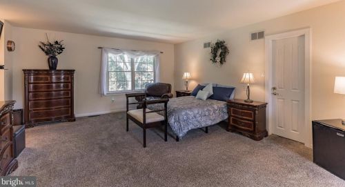 300 Ardmore Ave, Ardmore PA 19003-1012 exterior