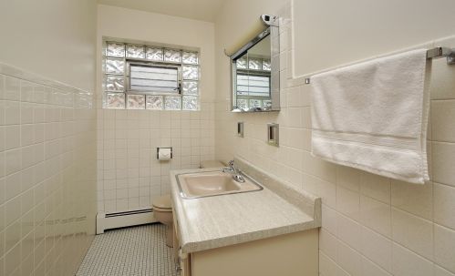 8512 Berwyn Ave, Chicago IL 60656-2513 exterior