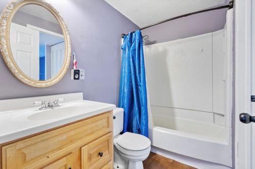 501 Bonnie Brae Dr, Moon Twp PA  15108-3851 exterior