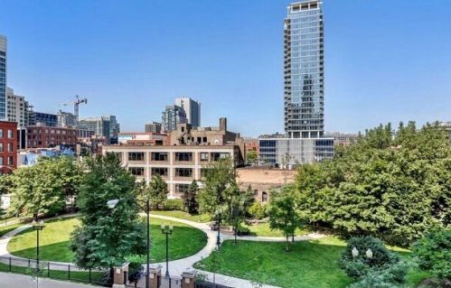 849 Franklin St, Chicago IL 60610-8793 exterior