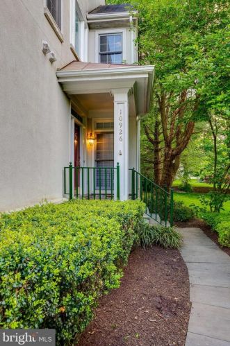10926 Bells Ridge Dr, Rockville, MD 20854-2789