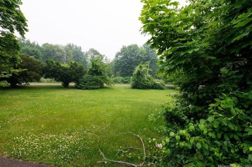 38 Belvedere Rd, North Haven CT 06473-3911 exterior