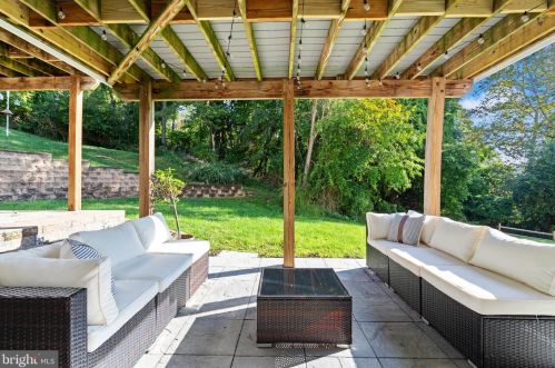 15 Linda Ln, Chester PA 19014-1870 exterior