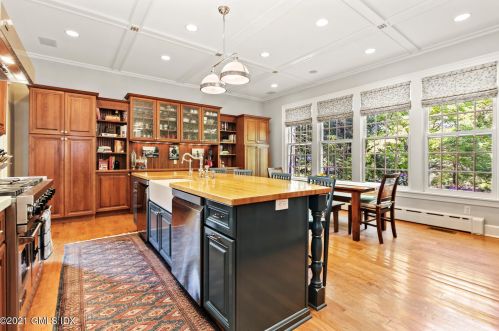 1 North St, Greenwich CT 06831-2701 exterior