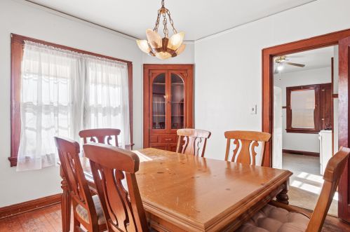 5945 40, Milwaukee WI 53208-3745 exterior