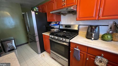 823 Longshore Ave, Philadelphia PA  19111-4422 exterior