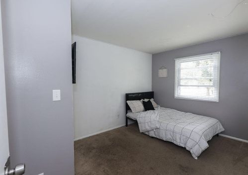 7046 58, Milwaukee WI 53218-4247 exterior