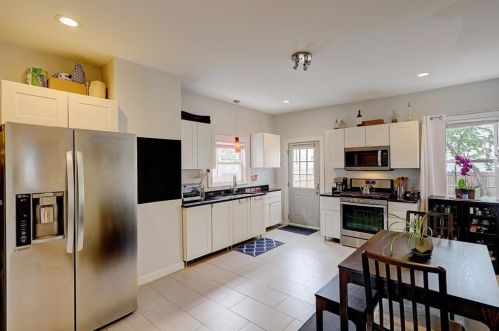 15 Armington Ave, Providence RI 02908-5202 exterior