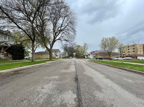 4951 Mcvicker Ave, Chicago IL  60630-1922 exterior