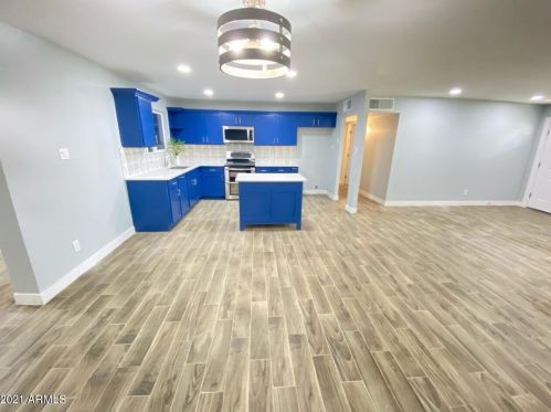 7015 Camelback Rd, Phoenix AZ  85033-1535 exterior