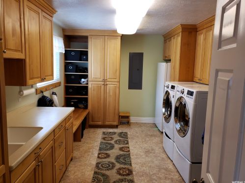 2986 9800, Sandy UT 84092-4216 exterior