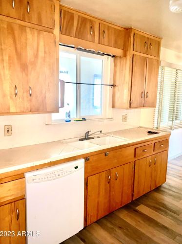 6702 28th Dr, Phoenix AZ  85017-1211 exterior