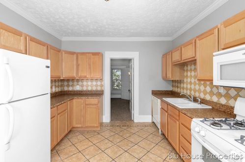 912 Virginia St, Grand Rapids MI 49506-1511 exterior