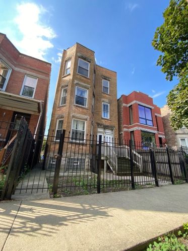 3323 Le Moyne St, Chicago, IL 60651-2452