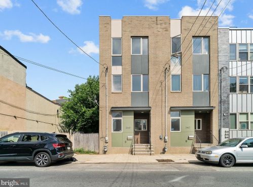 2460 Frankford Ave, Philadelphia PA  19125-1630 exterior