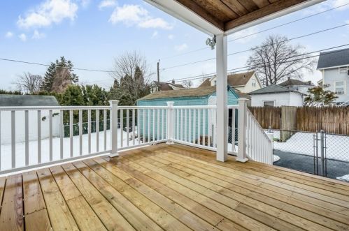 2 Ontario St, Worcester MA 01606-1873 exterior