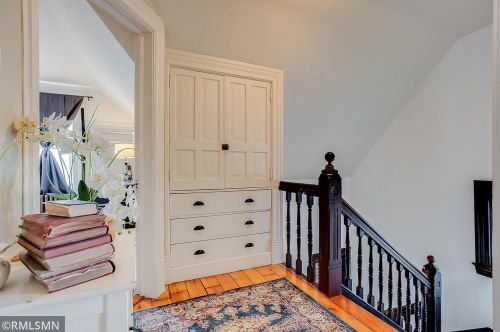 381 Case Ave, Saint Paul MN 55106-3527 exterior