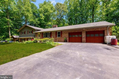 1101 Carson Dr, Huntingtown, MD 20639-9580