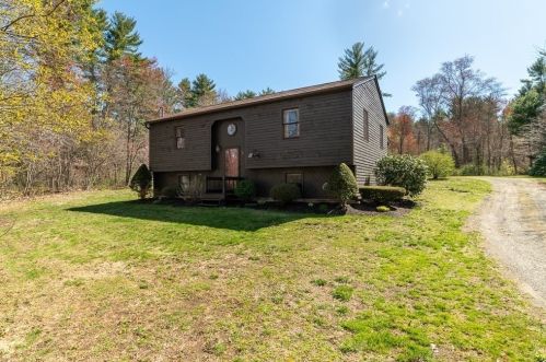 76 River Rd, Ware, MA 01082-9408