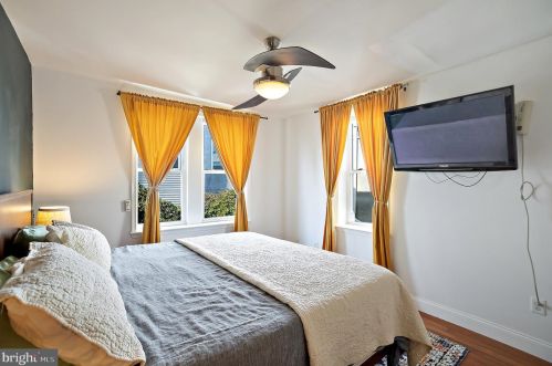 1536 18 St, Philadelphia PA 19145-1402 exterior