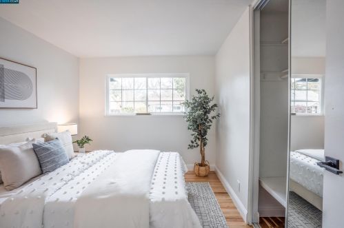 915 Dartmouth Way, Concord CA  94518-3819 exterior