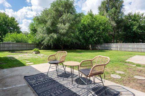 1545 Iowa St, Wyoming MI 49509-3873 exterior