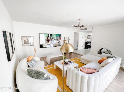 5694 Camino De La Noche, Tucson AZ  85718-4421 exterior