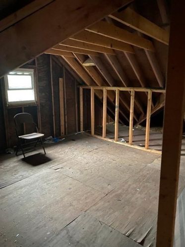 38 Dresden St, Springfield MA 01109-2706 exterior