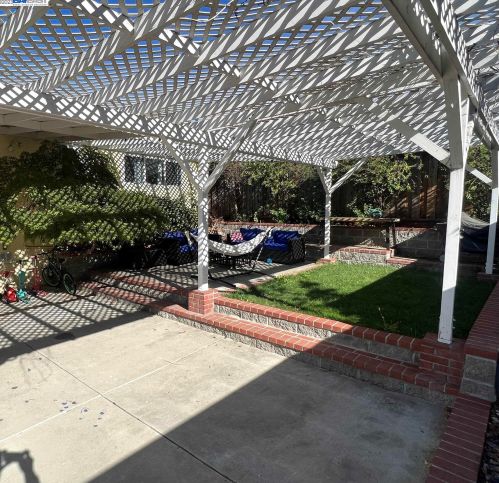 3671 Sanford St, Concord CA  94520-1356 exterior