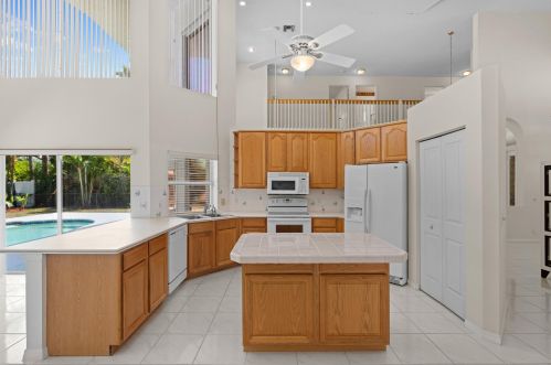 850 4 Ct, Boca Raton FL 33432-1905 exterior