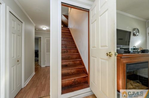 126 Park Ave, Iselin NJ 08830-2303 exterior